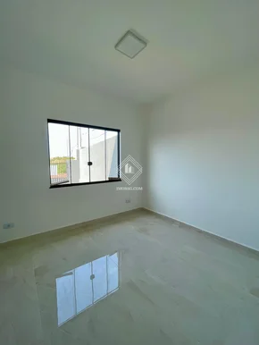 Casa Com 3 Quartos E Terreno No Cará-cará