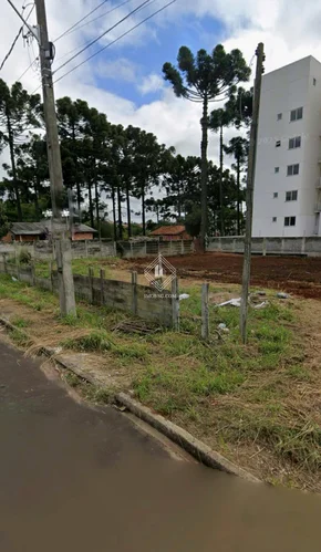 <strong>Terreno de esquina no Órfãs</strong>