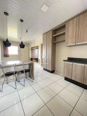 Casa Semimobiliada Para Locação ? Campos Elísios, Contorno