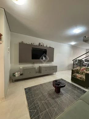 Sobrado Semi Mobiliado à Venda No Jardim Gianna