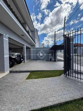 <strong>Sobrado Individual no Bairro São José</strong>