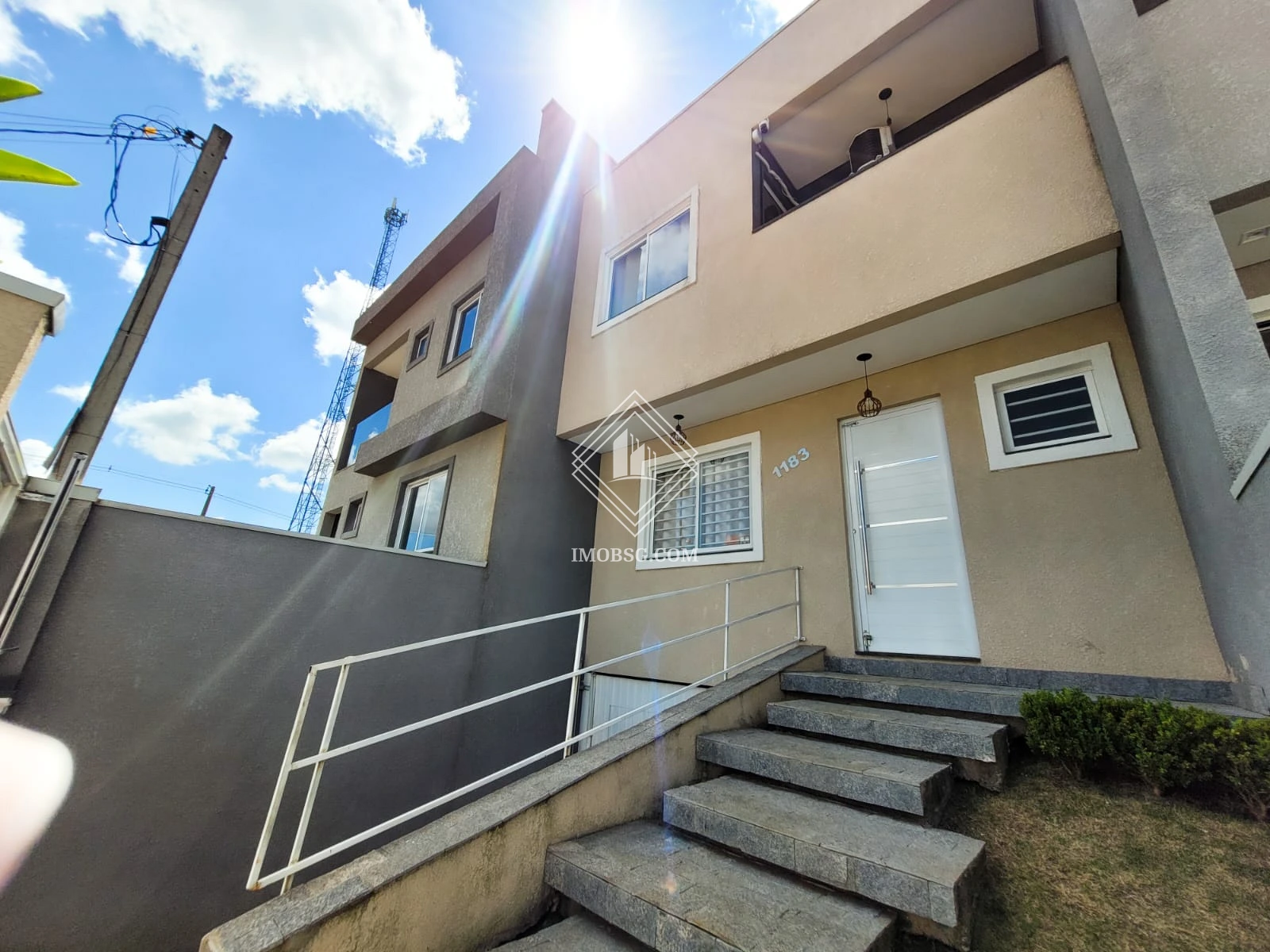 Sobrado Semimobiliado Para Locação - Bairro Contorno