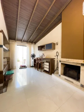 Sobrado De 3 Quartos Em Oficinas