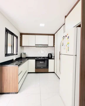 Sobrado à Venda Em Uvaranas