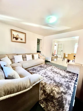 Casa Térrea Em Laje Semi-mobiliada