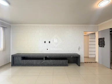 <strong>Apartamento para venda e locação - Edifício Rivoli, Centro</strong>