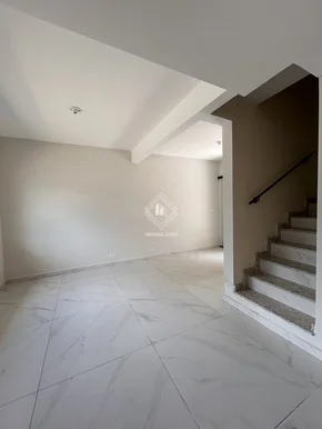 Sobrado á Venda No Jardim Carvalho