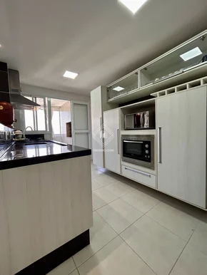 <strong>Apartamento semimobiliado no Centro</strong>