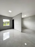 <strong>Casa com 2 quartos e grande terreno nos fundo</strong>