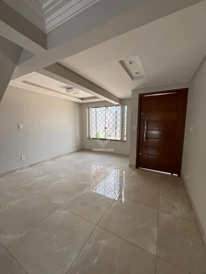 Sobrado 100% Individual Com Piscina - Semi Mobiliado