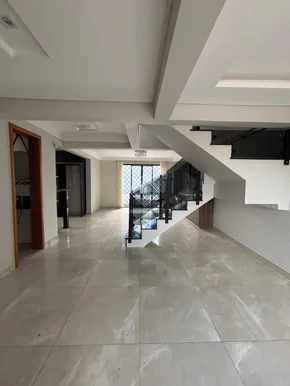 Sobrado 100% Individual Com Piscina - Semi Mobiliado