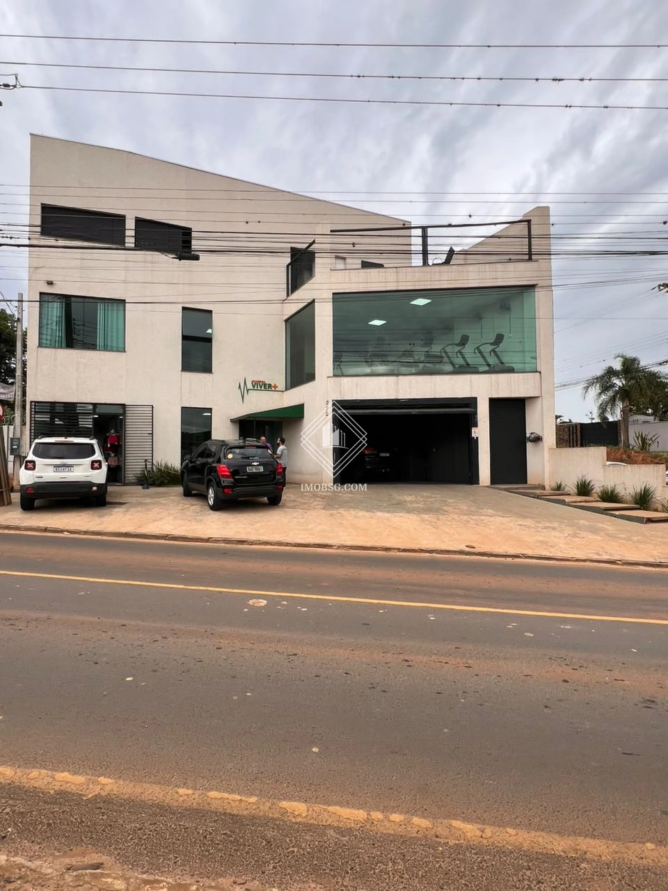 Sobrado 3 Pavimentos - Região Contorno