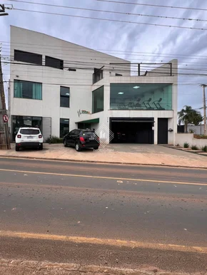 Sobrado 3 Pavimentos - Região Contorno