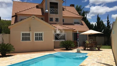 Casa Com Piscina - Royal Park