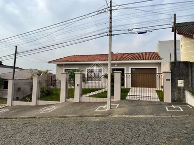 <strong>Casa com piscina - Bairro Orfãs</strong>