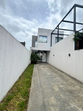 <strong>Sobrado - 3 quartos (1 Suíte)</strong>