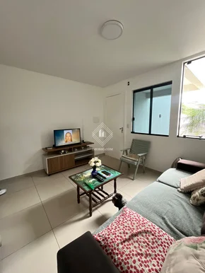 Sobrado - 3 Quartos (1 Suíte)