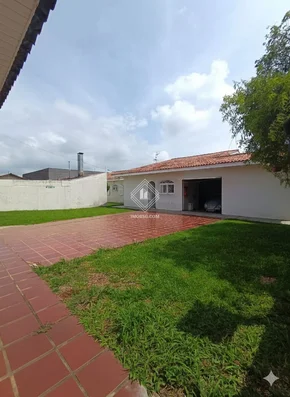 Casa Com Amplo Terreno - Nova Rússia