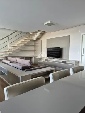 <strong>Apartamento Duplex Mobiliado - Ed. Monet</strong>