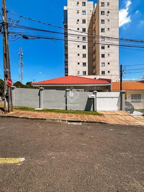 Casa à Venda - Bairro órfãs