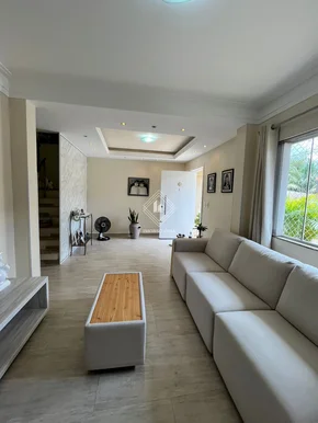 Triplex No Bairro De Olarias