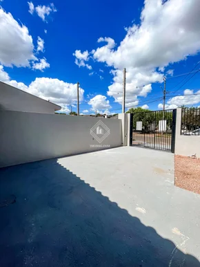 Casa Com Terreno No Contorno