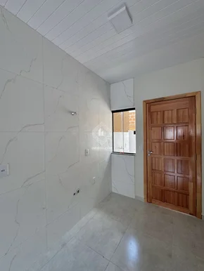 Casa Em Oficinas (casa De Fundos, Lado Direito)