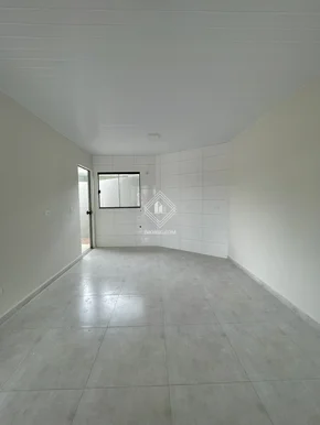 Casa No Lagoa Dourada (frente, Lado Esquerdo)