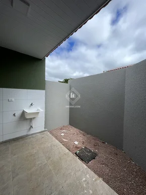 Casa No Lagoa Dourada (frente, Lado Esquerdo)