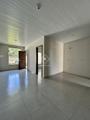 Casa Com 3 Quartos No Cará-cará