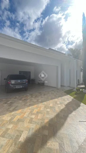 Casa à Venda - Localização No Final Da Av. Anita Garibaldi