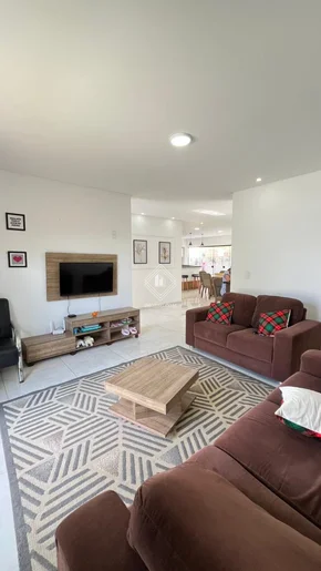 Casa à Venda - Localização No Final Da Av. Anita Garibaldi