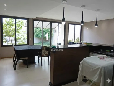 Casa à Venda - Localização No Final Da Av. Anita Garibaldi