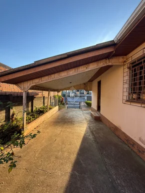 Residência Com Terreno Na Ronda