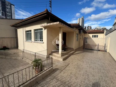 <strong>Casa - Centro</strong>