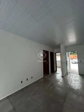 Casa Com 2 Quartos E Terreno No Taroba