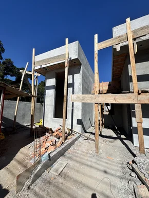 Casa Com 3 Quartos (suíte) E Terreno No Taroba