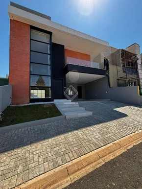 <strong>Sobrado a venda em condomínio</strong>