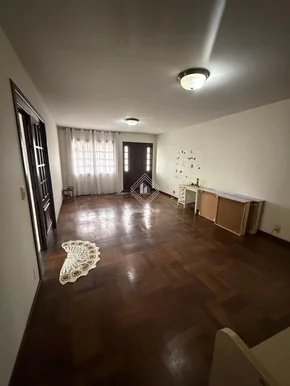 Casa em Nova Rússia