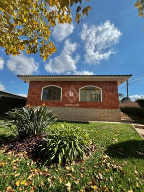 <strong>Casa - Oficinas</strong>