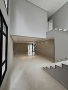 <strong>Casa - Condomínio La Défense</strong>