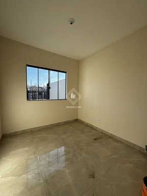 Casa Com 3 Quartos E Terreno No Terraliz