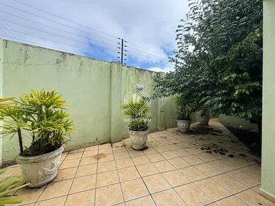 Casa Comercial - Em Frente Ao Fórum - Bairro Oficinas