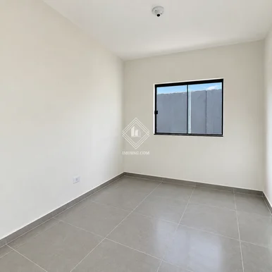 Casa De 3 Quartos Com Passagem Lateral