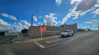 Excelente Casa De Esquina Com Piscina A Venda Em Contorno