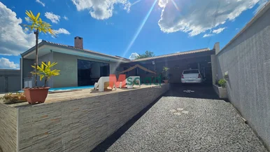 Excelente Casa De Esquina Com Piscina A Venda Em Contorno