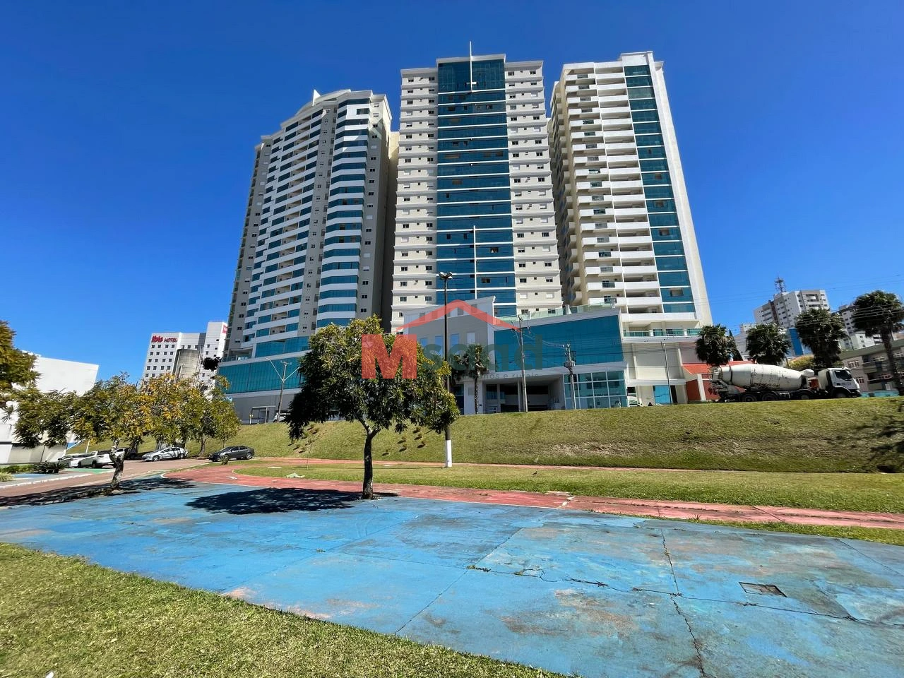 Belíssimo Apartamento No Ed. Santos Dumont