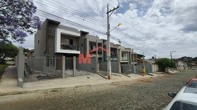 Sobrado A Venda Uvaranas (meio)