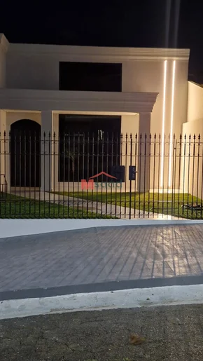 <strong>Excelente casa 5 quartos (1 suíte) a venda Jardim América</strong>