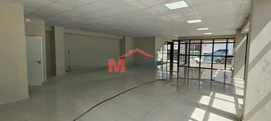 Prédio Comercial Anexo Ao Posto Bp